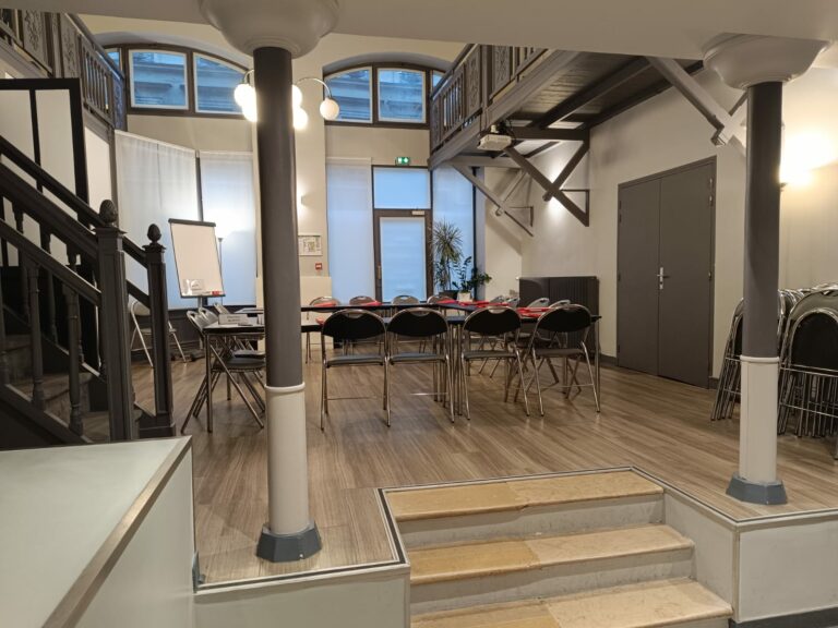Salle de formation pour groupe en entreprise sur la cohérence cardiaque.